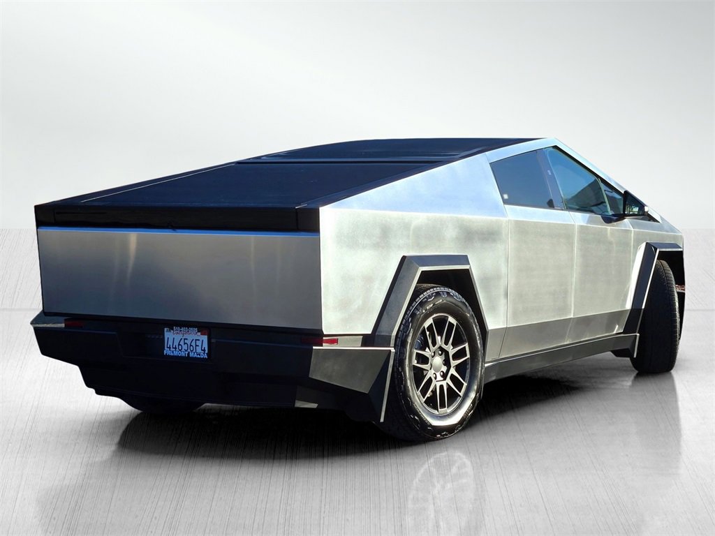 Used 2025 Tesla Cybertruck AWD Crew Cab image 4