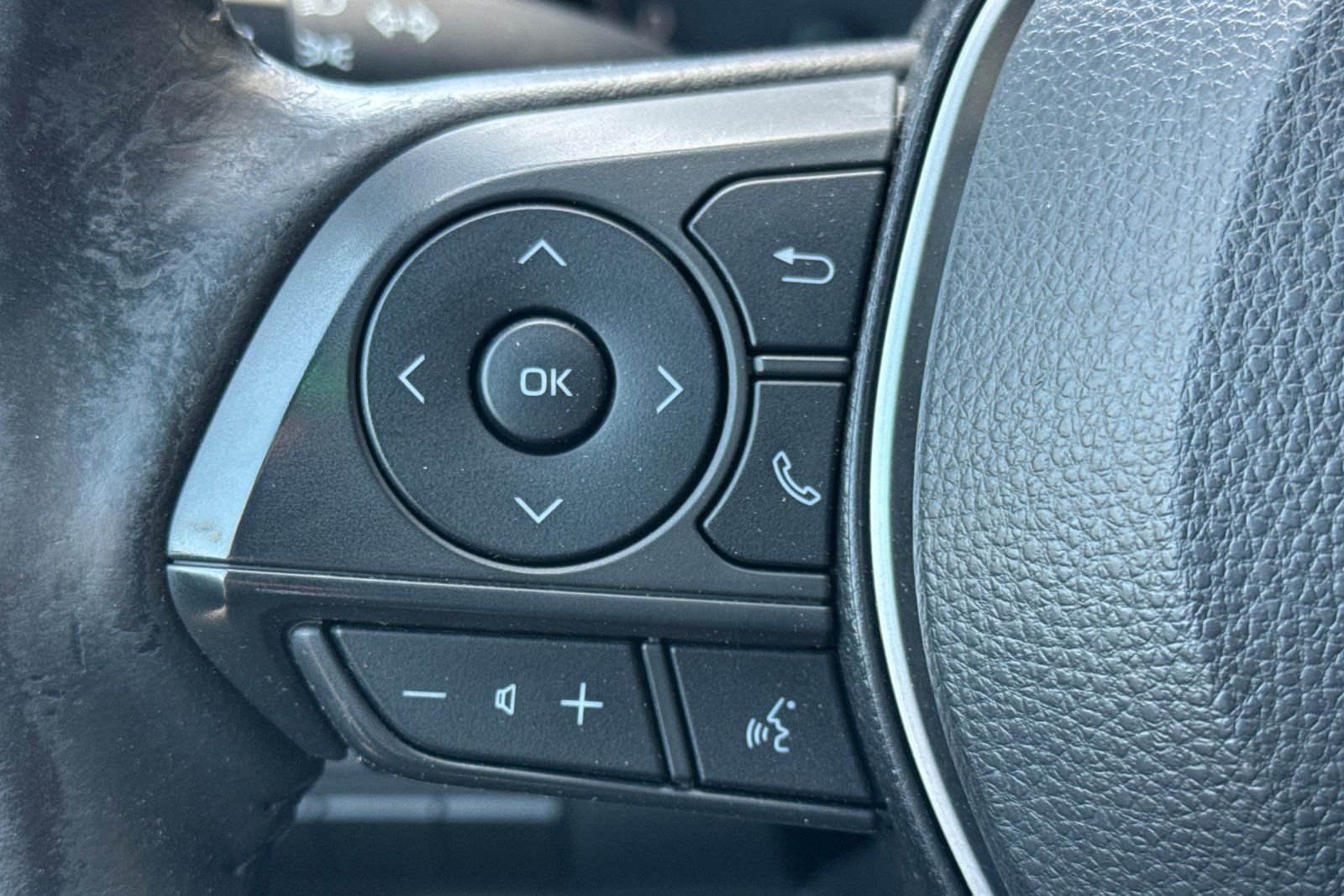 Certified 2023 Toyota Corolla SE w/ SE Premium Package image 30