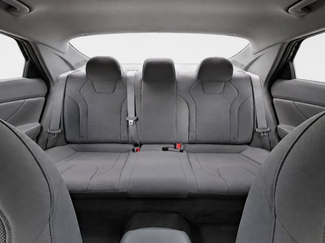 Used 2021 Hyundai Elantra SE FWD image 25