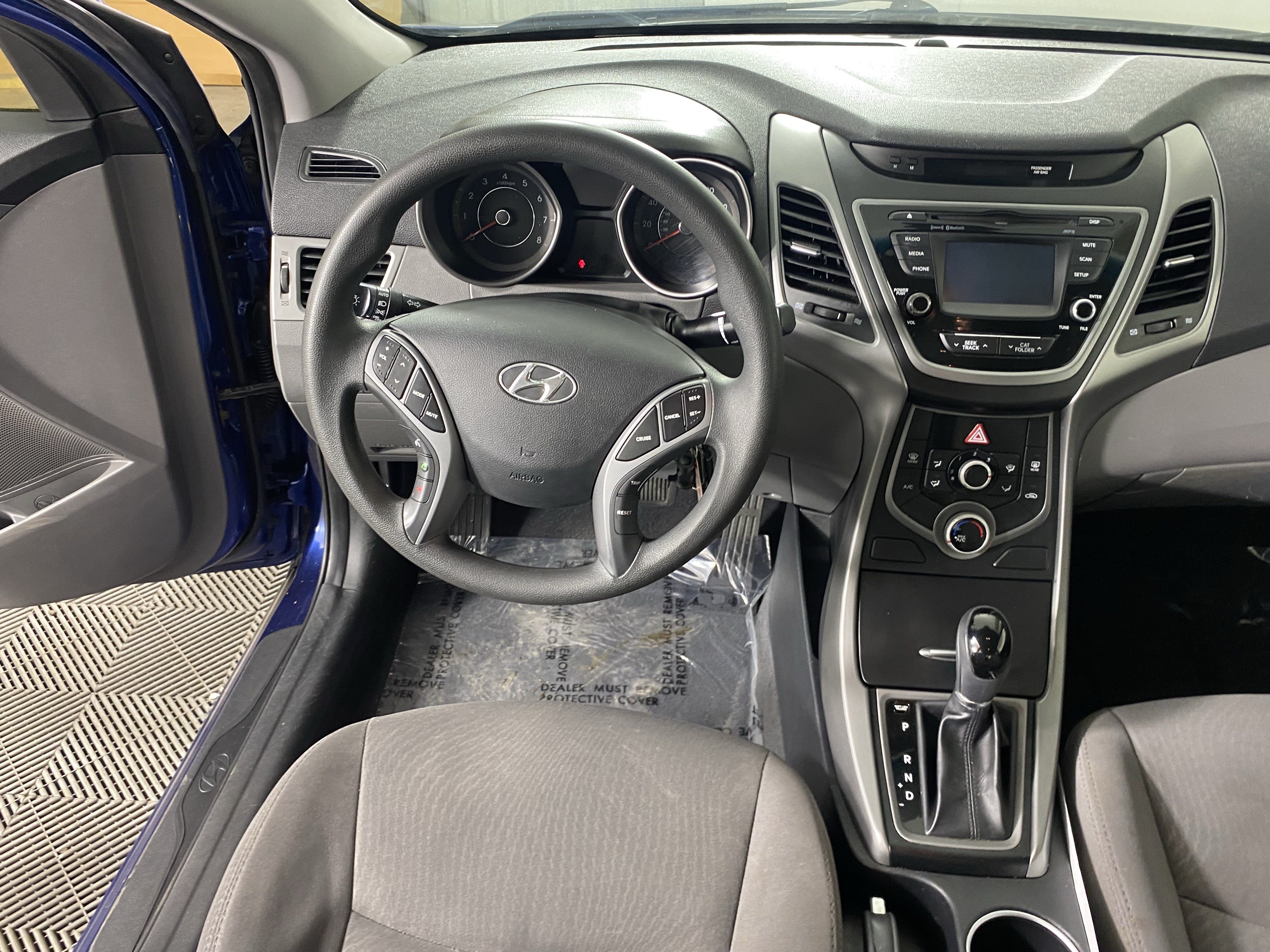 Used 2016 Hyundai Elantra SE w/ Option Group 02 FWD image 11