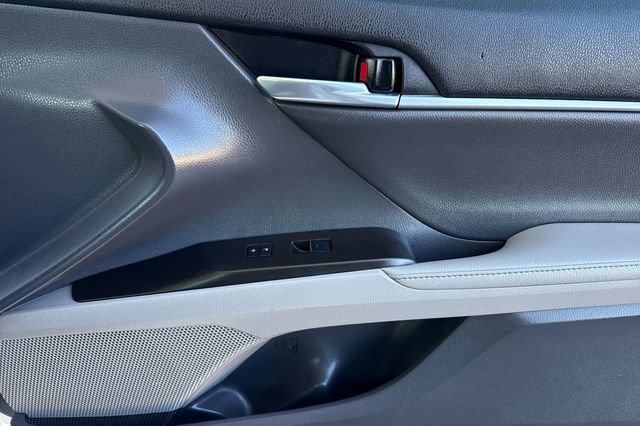 Used 2022 Toyota Camry XSE image 21