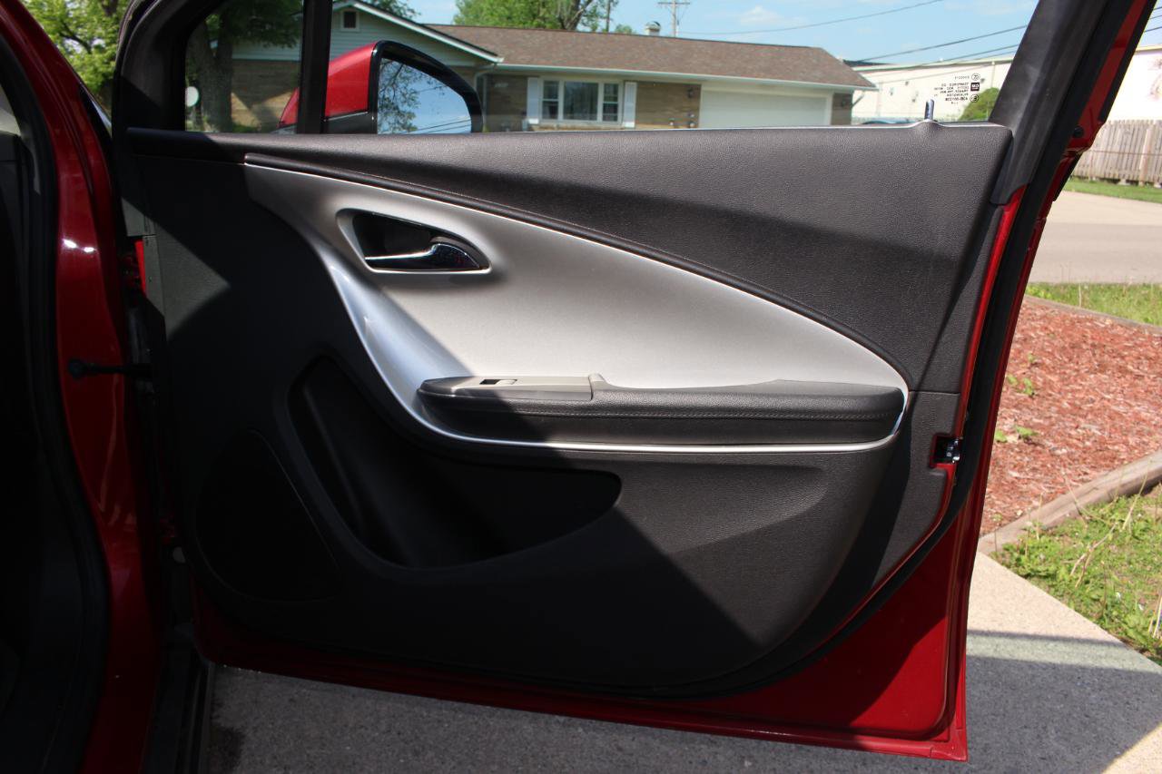 Used 2015 Chevrolet Volt FWD image 35