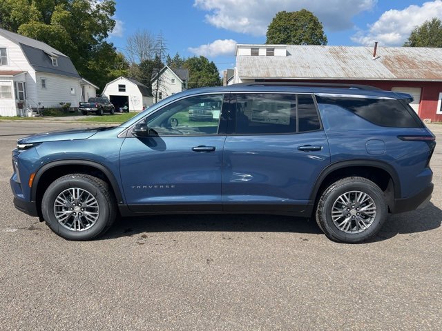 New 2026 Chevrolet Traverse LT image 2