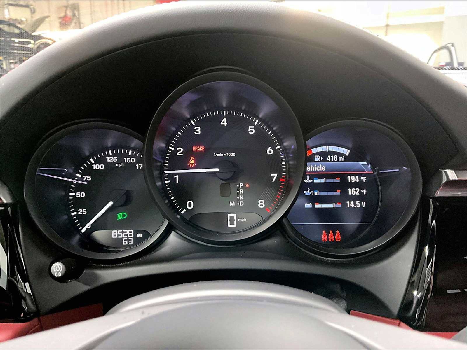 Used 2025 Porsche Macan image 23