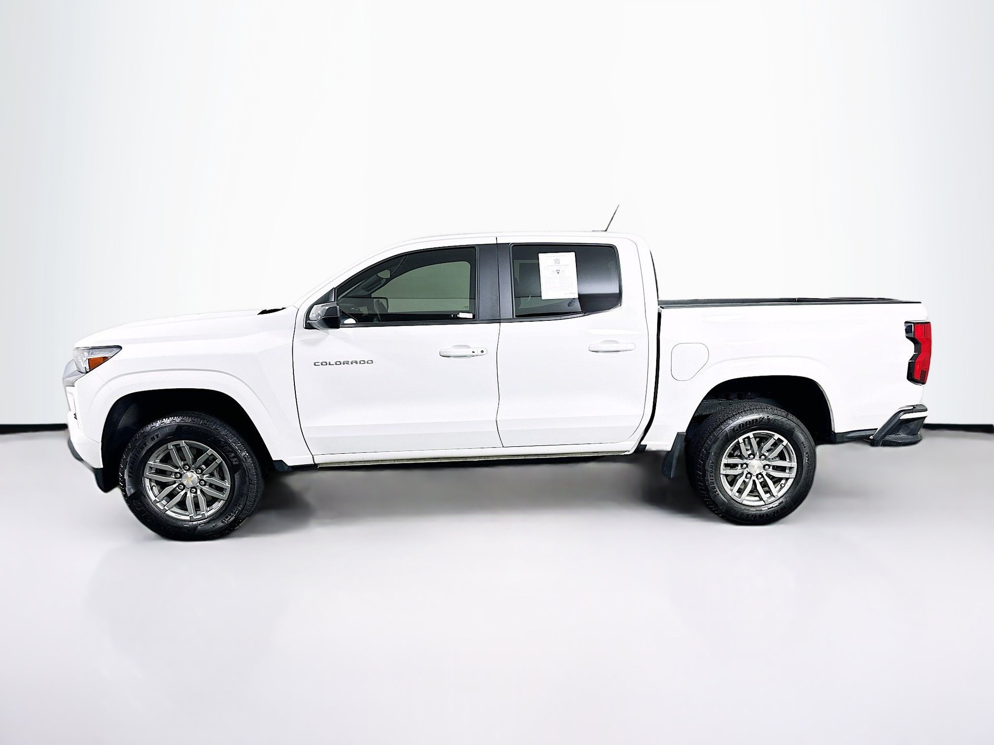 Used 2024 Chevrolet Colorado LT w/ LT Convenience Package RWD image 4