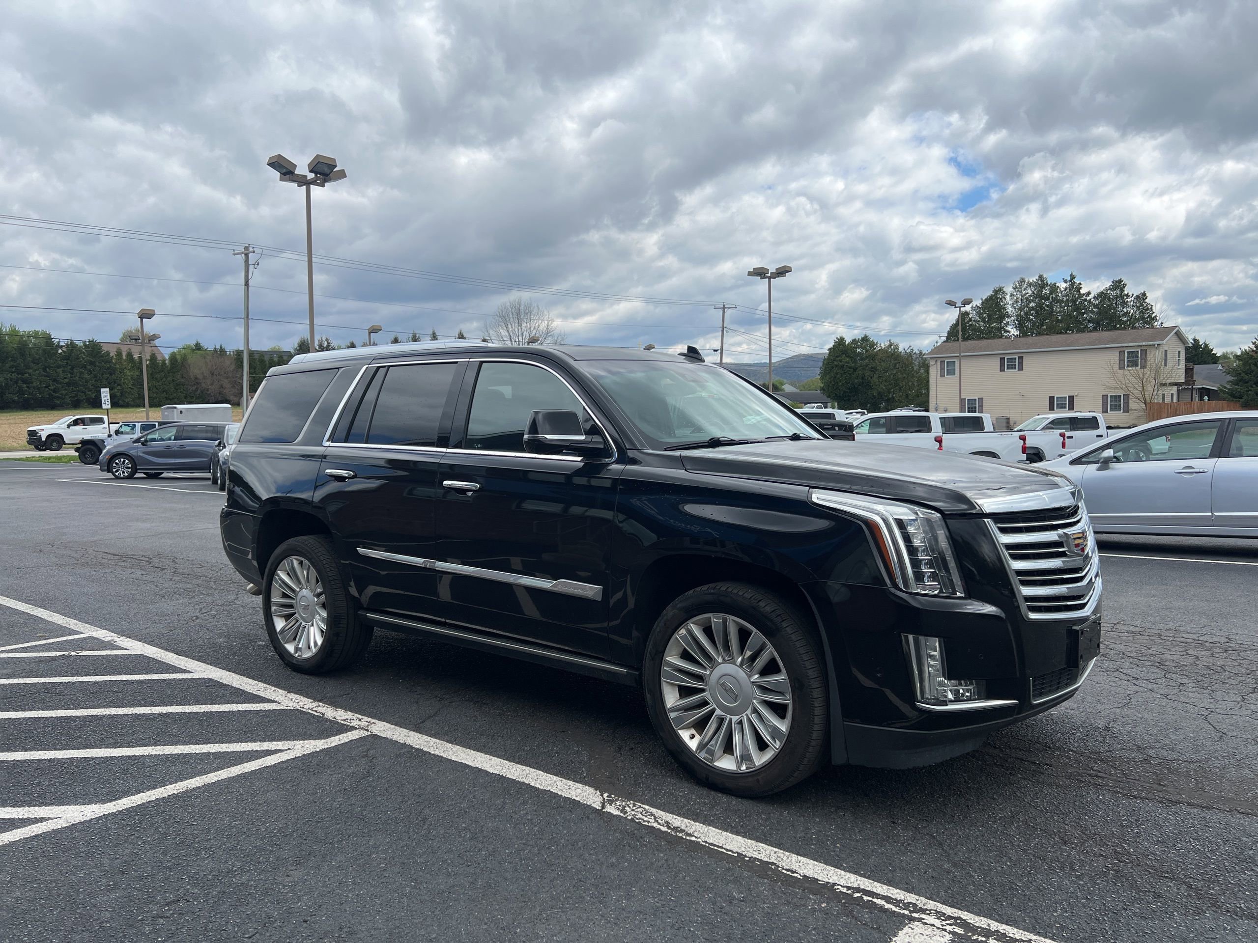 Used 2017 Cadillac Escalade Platinum AWD/4WD image 8