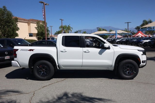 New 2026 Nissan Frontier PRO-4X w/ Pro-4x Convenience Package image 3