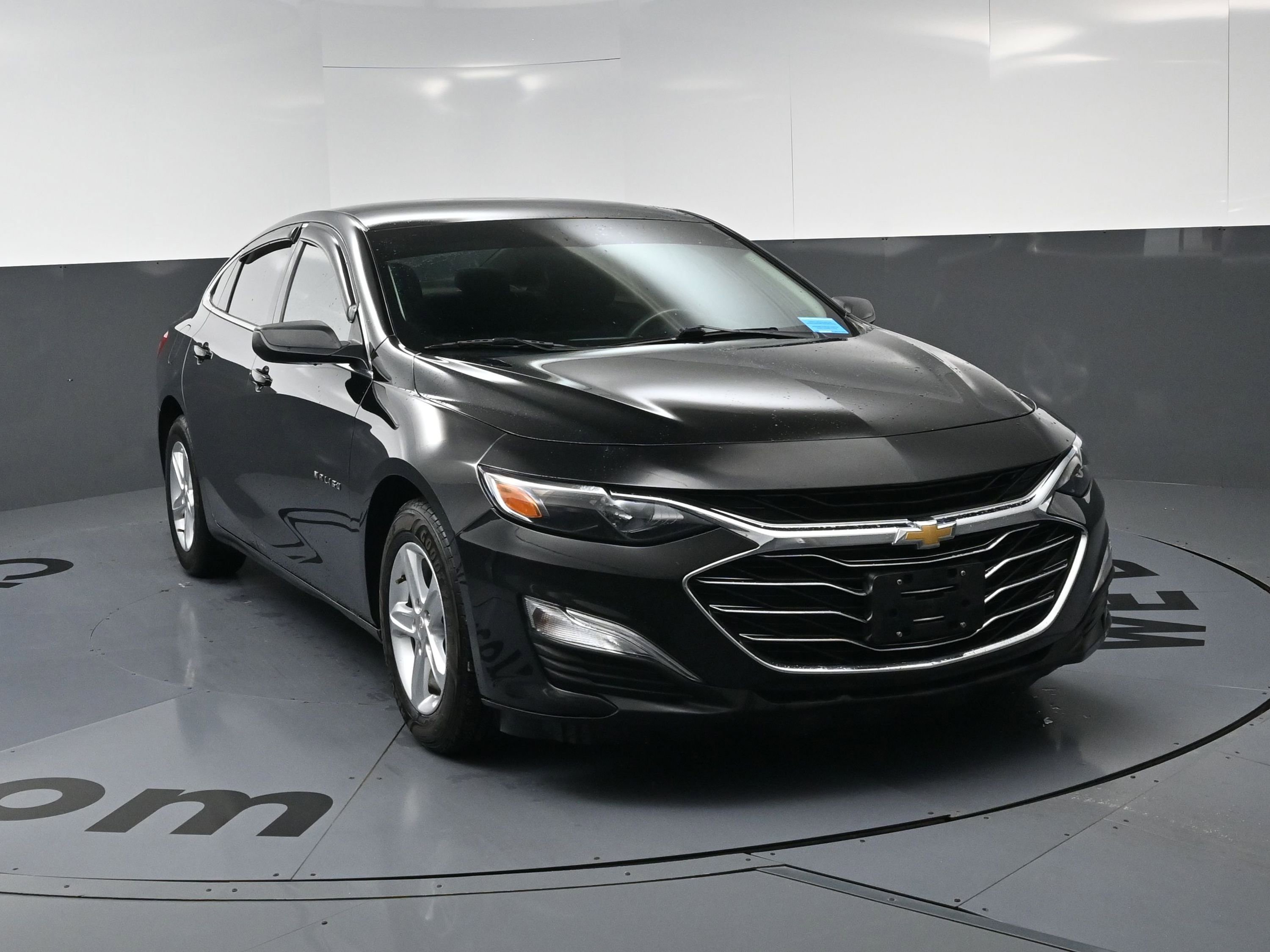 Used 2020 Chevrolet Malibu LS FWD image 3