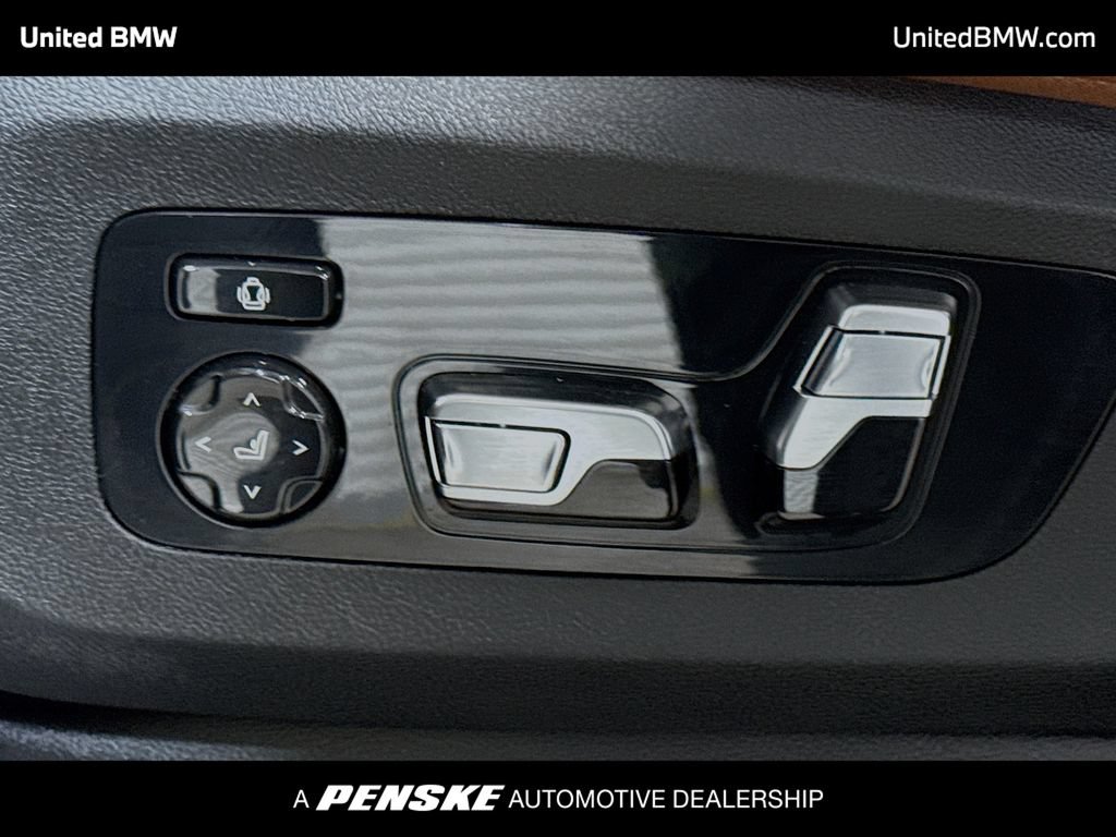 Used 2025 BMW X5 M60i AWD/4WD image 4
