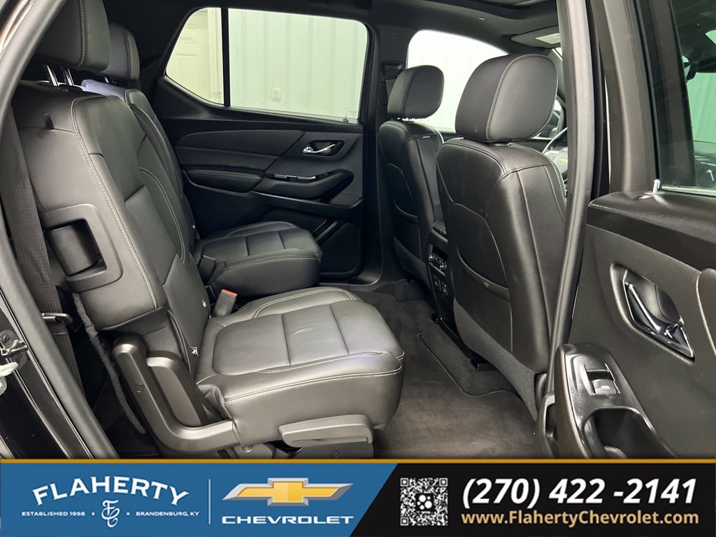 Used 2023 Chevrolet Traverse LT w/ LT Premium Package AWD/4WD image 13