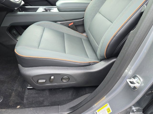 Used 2026 GMC Acadia AT4 w/ Super Cruise Package AWD/4WD image 19