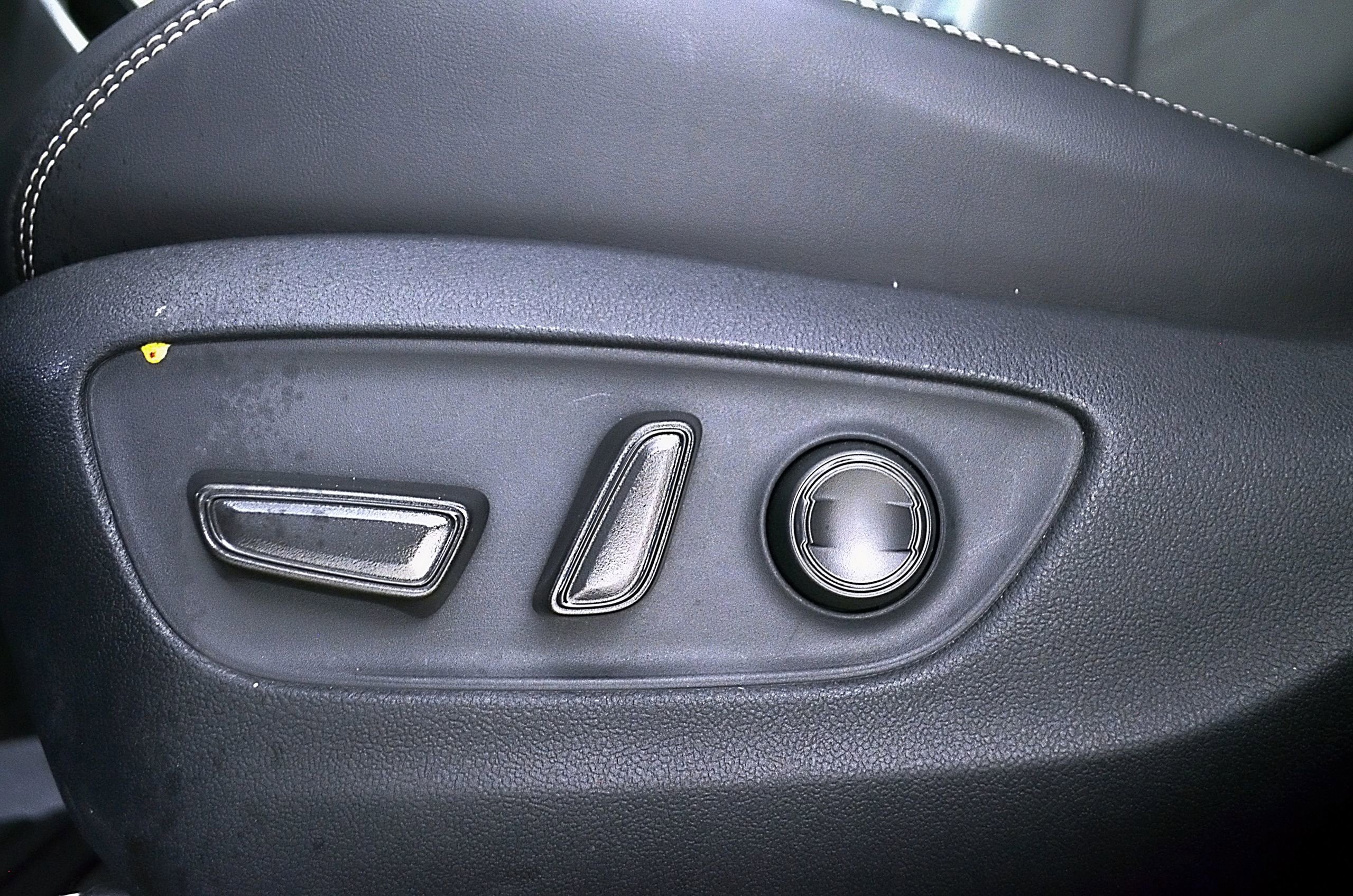 Used 2025 Toyota RAV4 XLE Premium FWD image 20