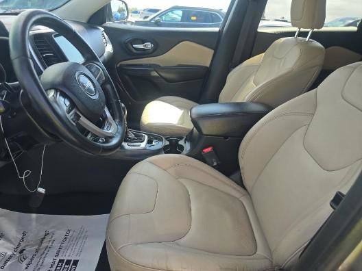 Used 2016 Jeep Cherokee Limited w/ Trailer Tow Group AWD/4WD image 10