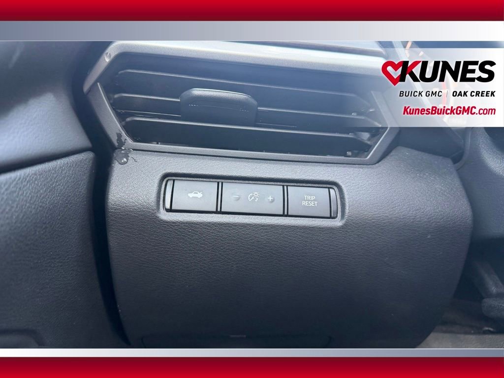 Used 2024 Nissan Altima 2.5 SV image 12