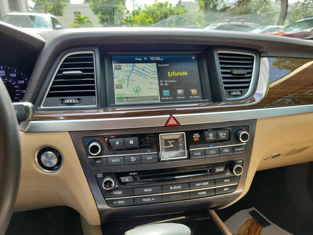 Used 2018 Genesis G80 3.8 RWD image 24