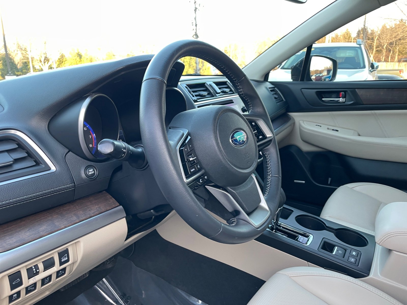 Used 2018 Subaru Outback 3.6R Limited image 25