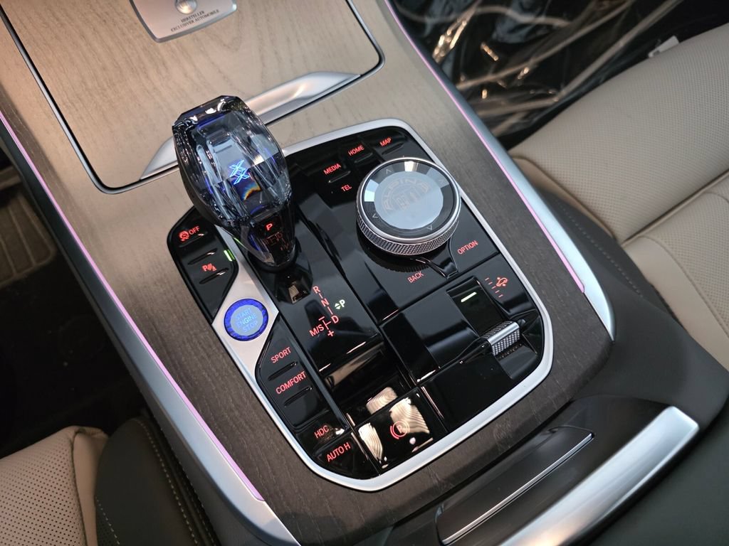 New 2026 BMW ALPINA XB7 AWD/4WD image 16