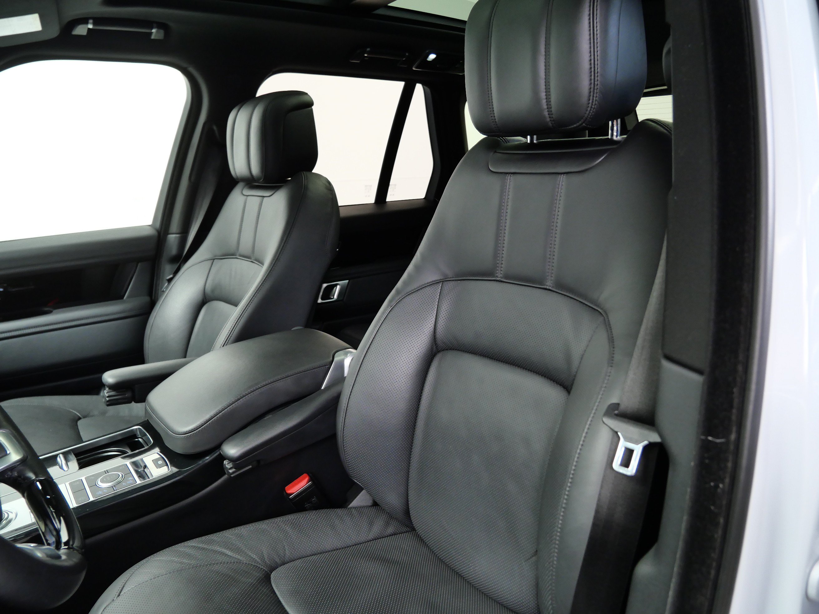 Used 2019 Land Rover Range Rover Supercharged AWD/4WD image 14
