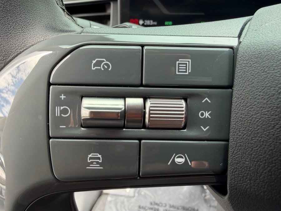 Used 2024 Kia EV9 Light Long Range RWD image 15