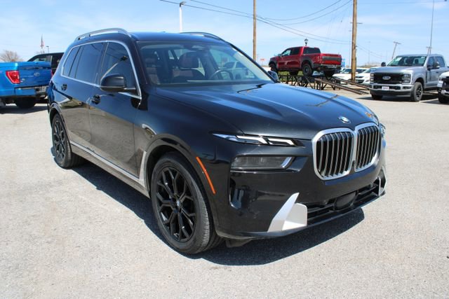 Used 2023 BMW X7 xDrive40i w/ Premium Package image 3