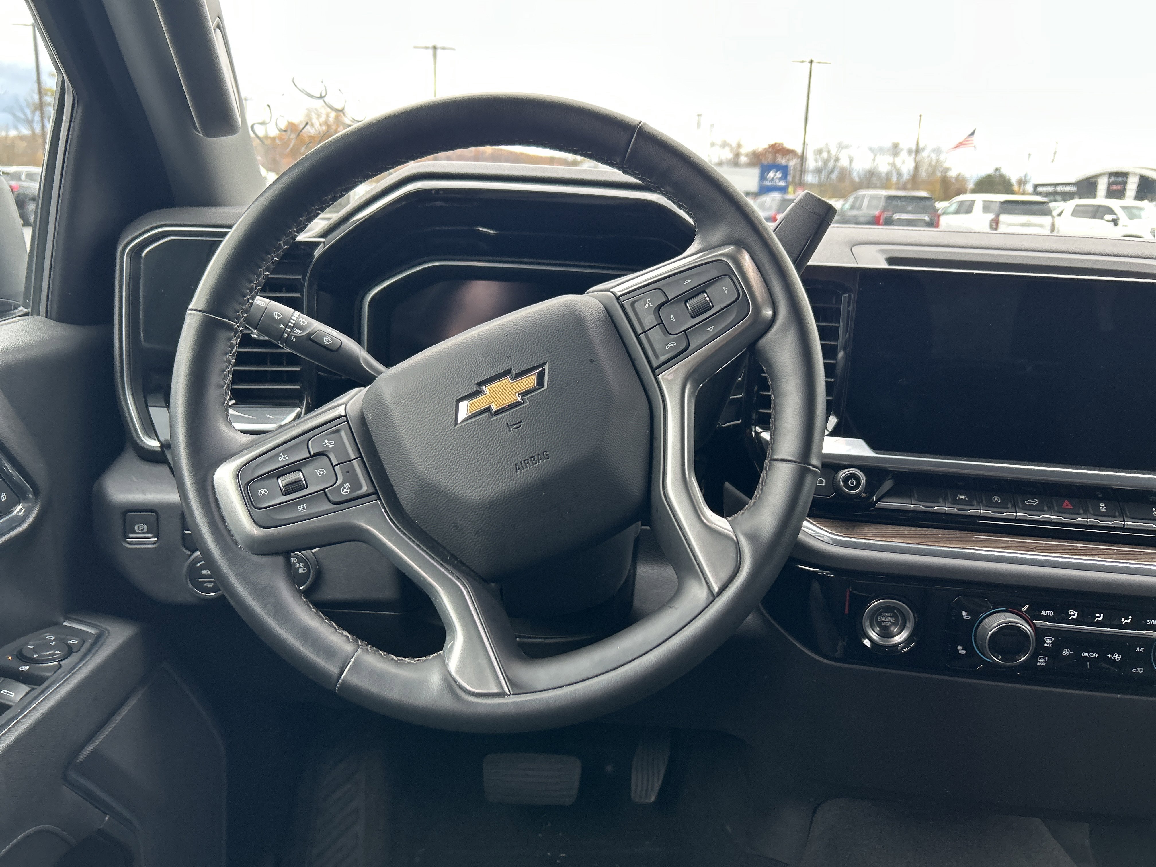 Used 2023 Chevrolet Silverado 1500 LT image 19