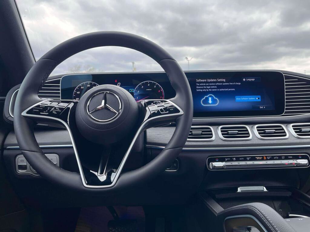 New 2026 Mercedes-Benz GLE 450 4MATIC Coupe image 2