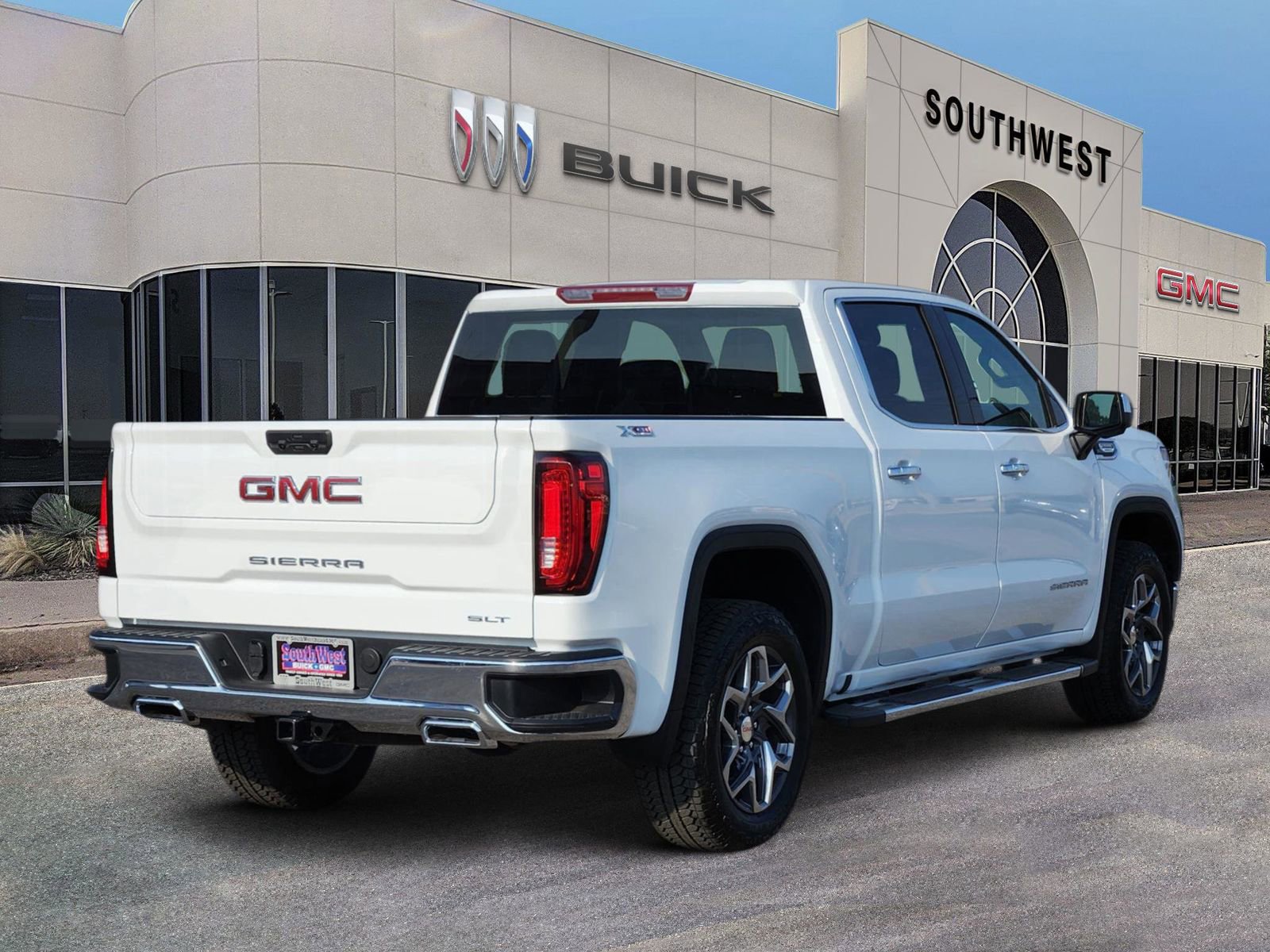 New 2026 GMC Sierra 1500 SLT AWD/4WD image 5