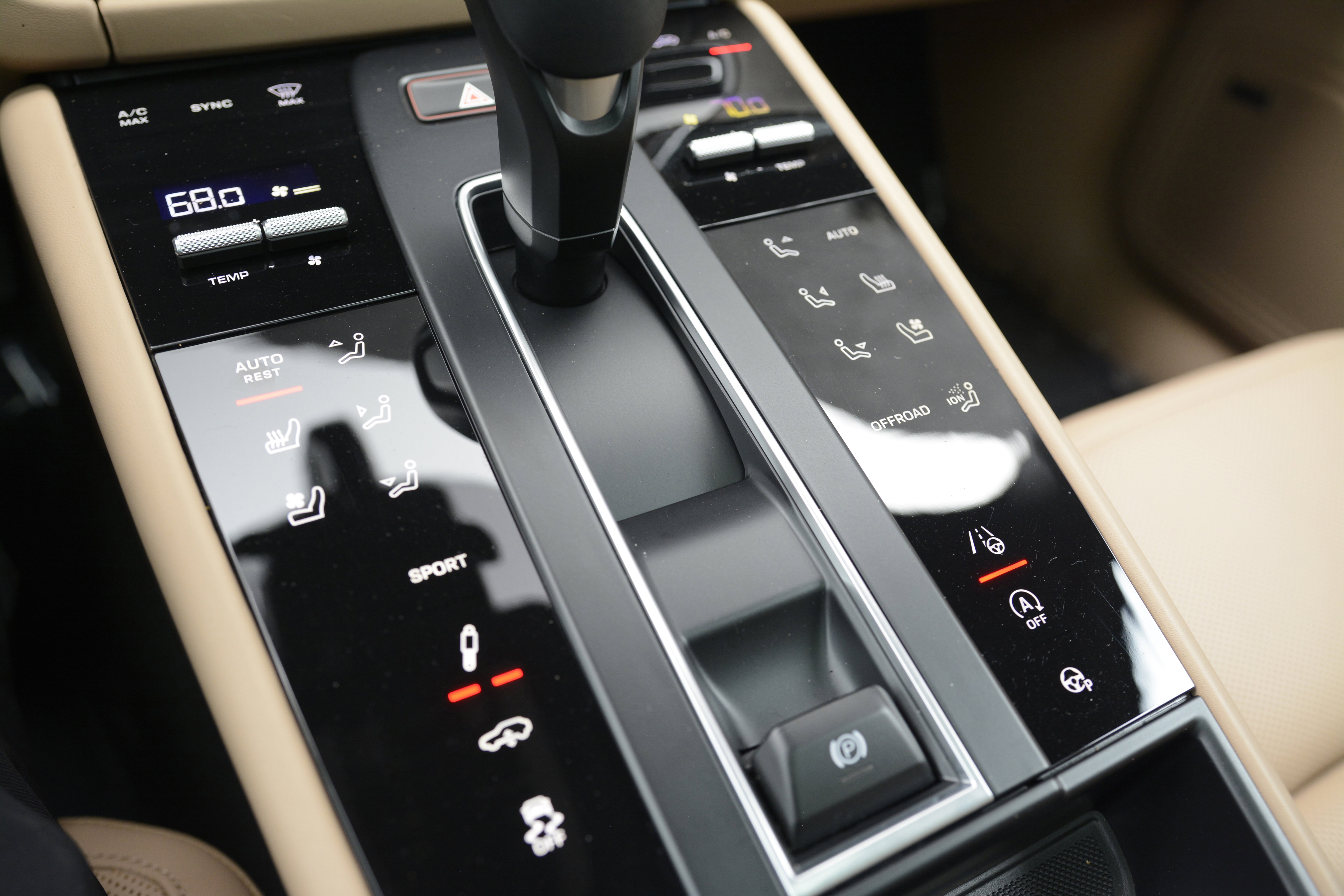 Certified 2026 Porsche Macan AWD/4WD image 25
