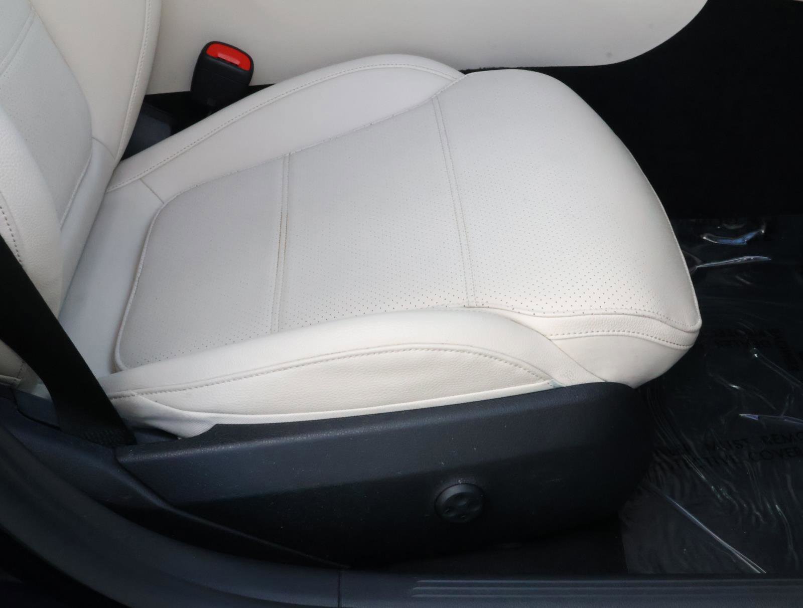 Used 2022 Mercedes-Benz C 300 4MATIC Sedan image 19