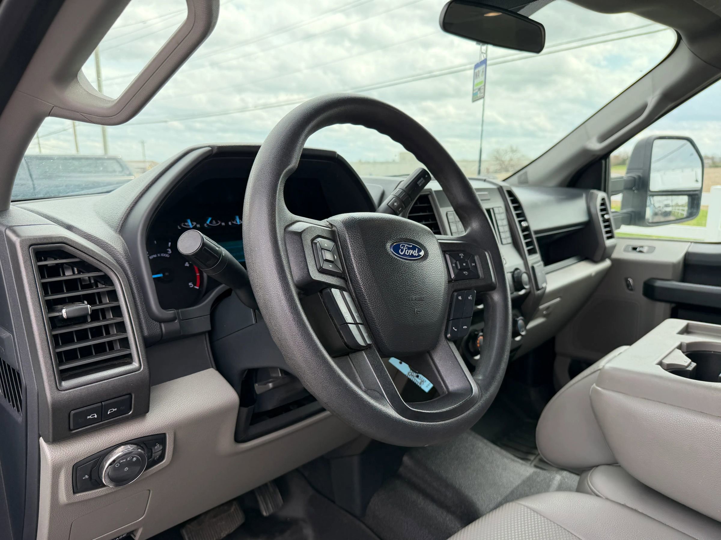 Used 2022 Ford F350 XL w/ Power Equipment Group image 20