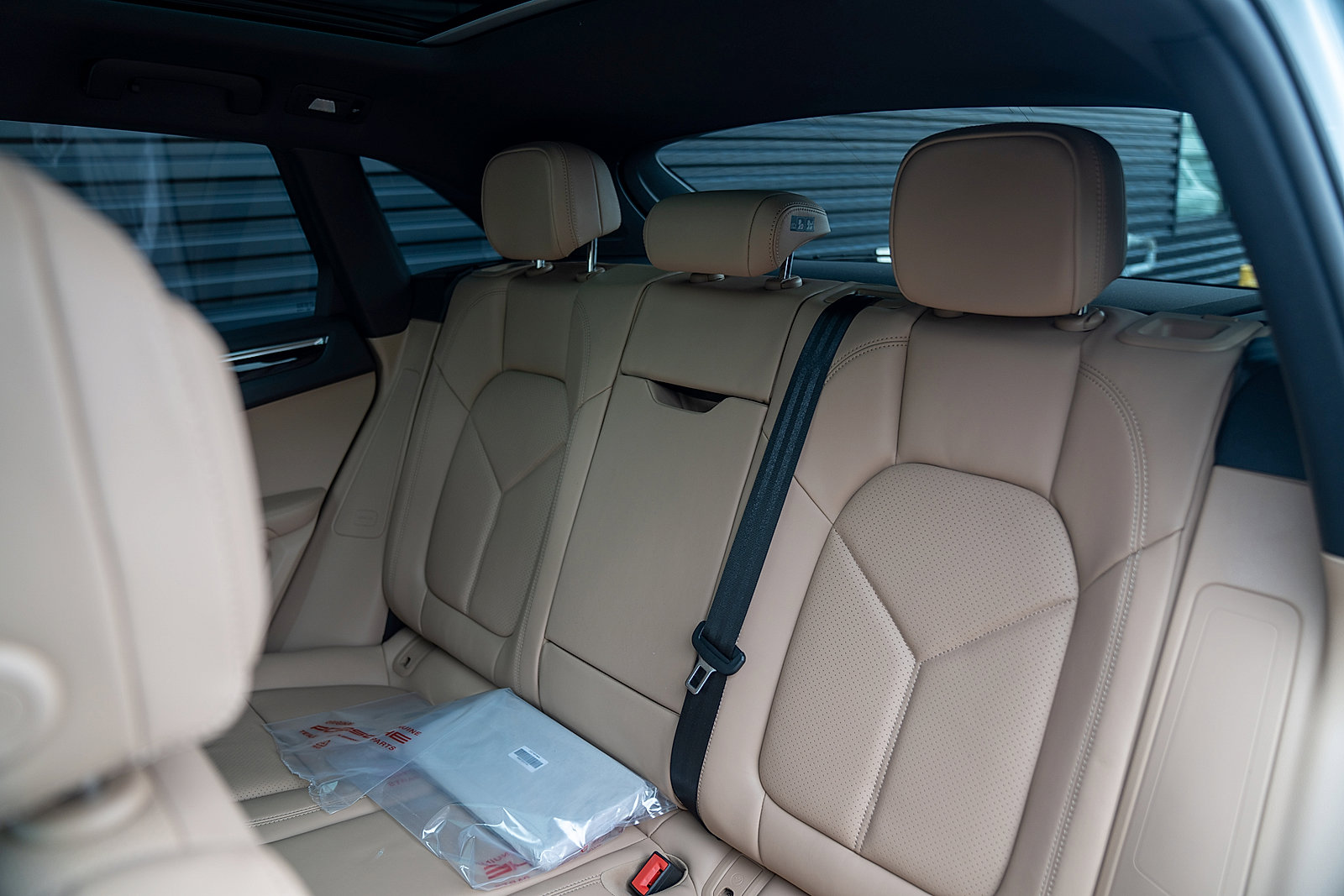 Certified 2026 Porsche Macan AWD/4WD image 21