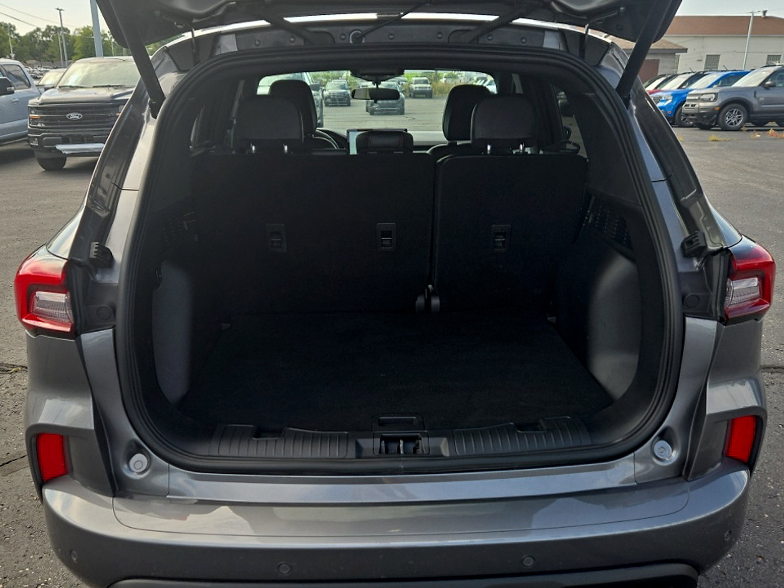 Used 2024 Ford Escape ST-Line w/ Tech Pack #1 AWD/4WD image 23