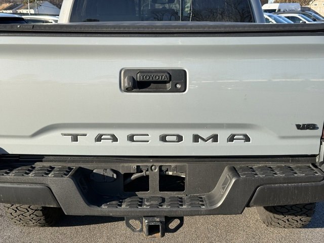 Used 2018 Toyota Tacoma TRD Off-Road image 6