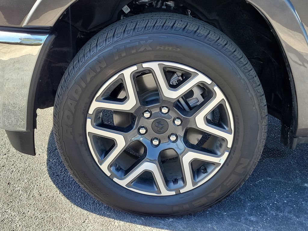 Used 2026 RAM 1500 Laramie AWD/4WD image 12