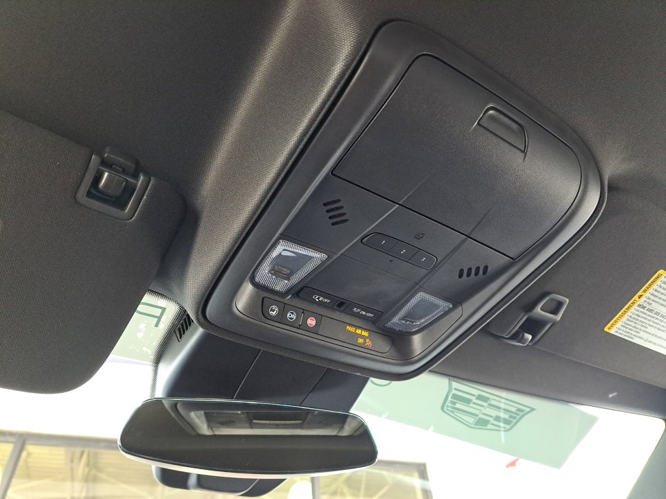 Certified 2025 Cadillac XT4 Premium Luxury image 30