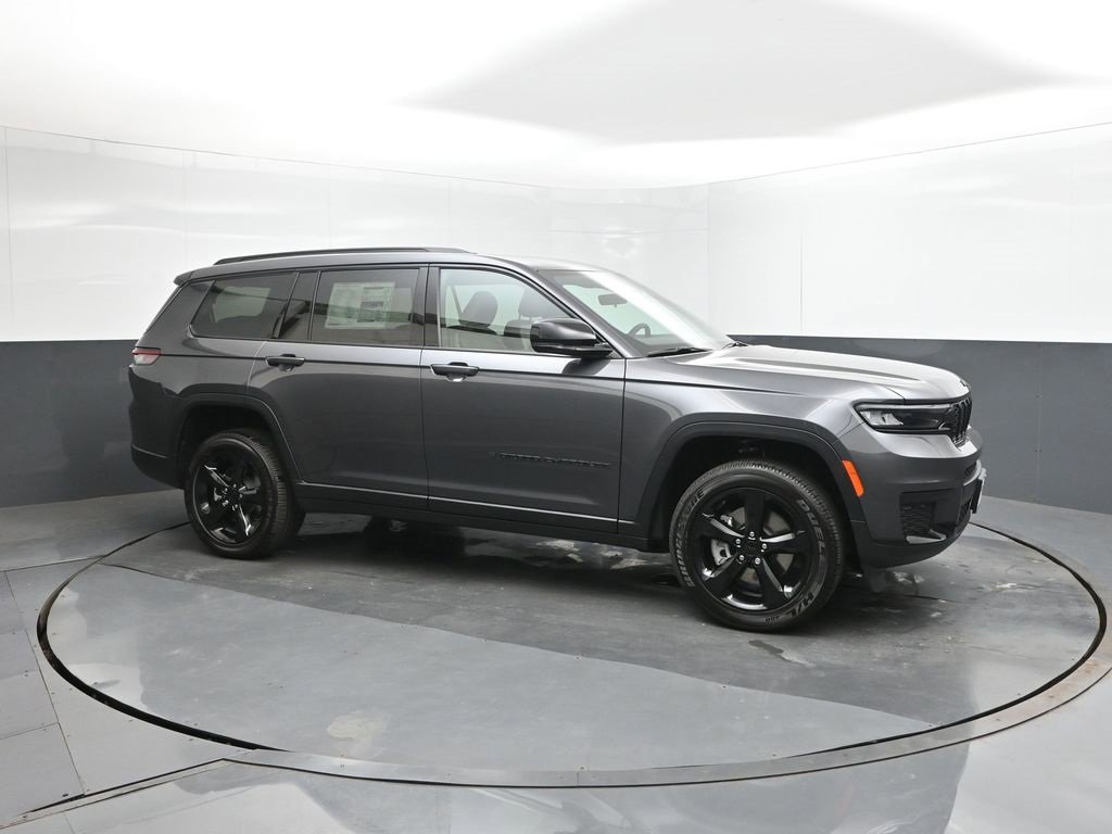 New 2025 Jeep Grand Cherokee L Altitude image 17