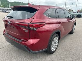 Used 2021 Toyota Highlander Limited AWD/4WD image 6