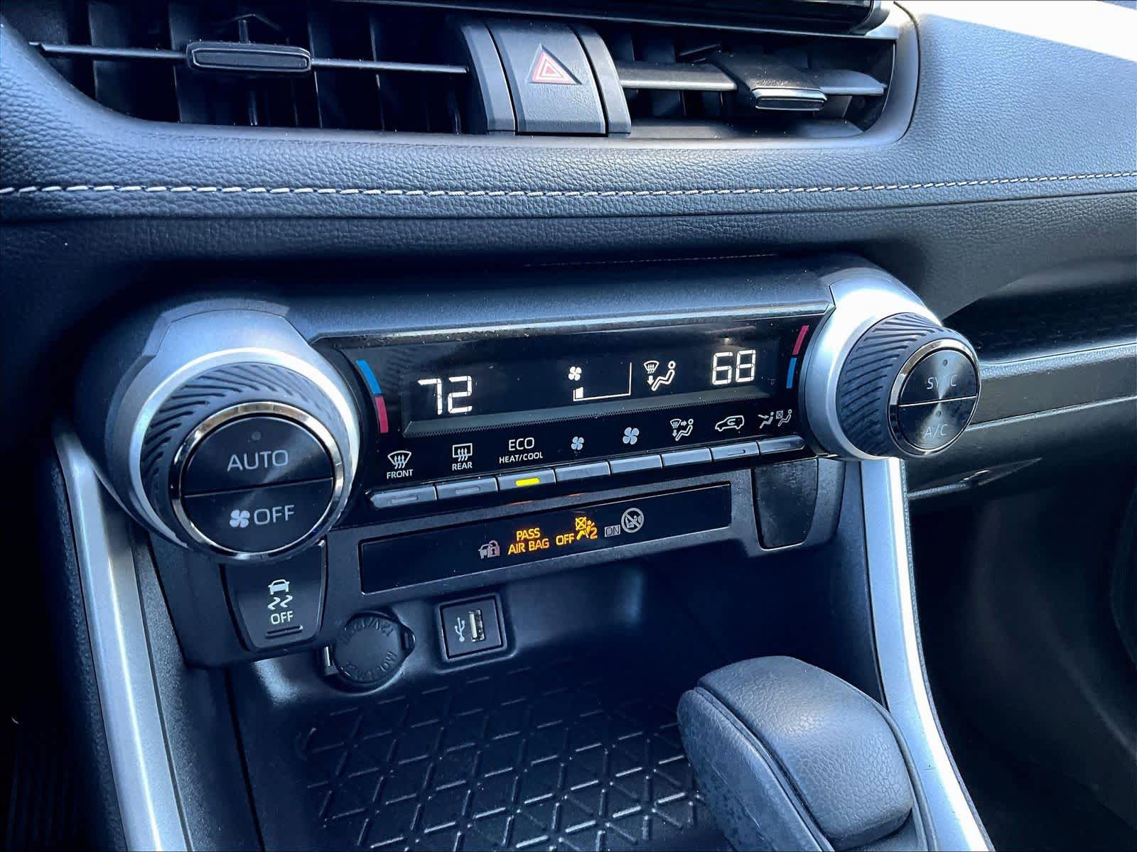 Used 2025 Toyota RAV4 XLE image 26