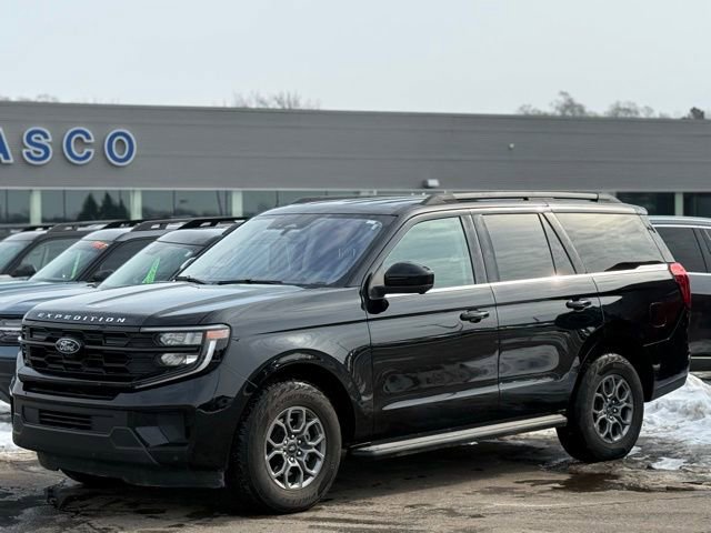 Used 2025 Ford Expedition Active image 33