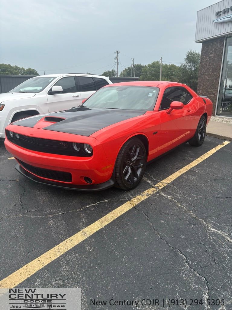 Used 2023 Dodge Challenger R/T w/ Blacktop Package image 4