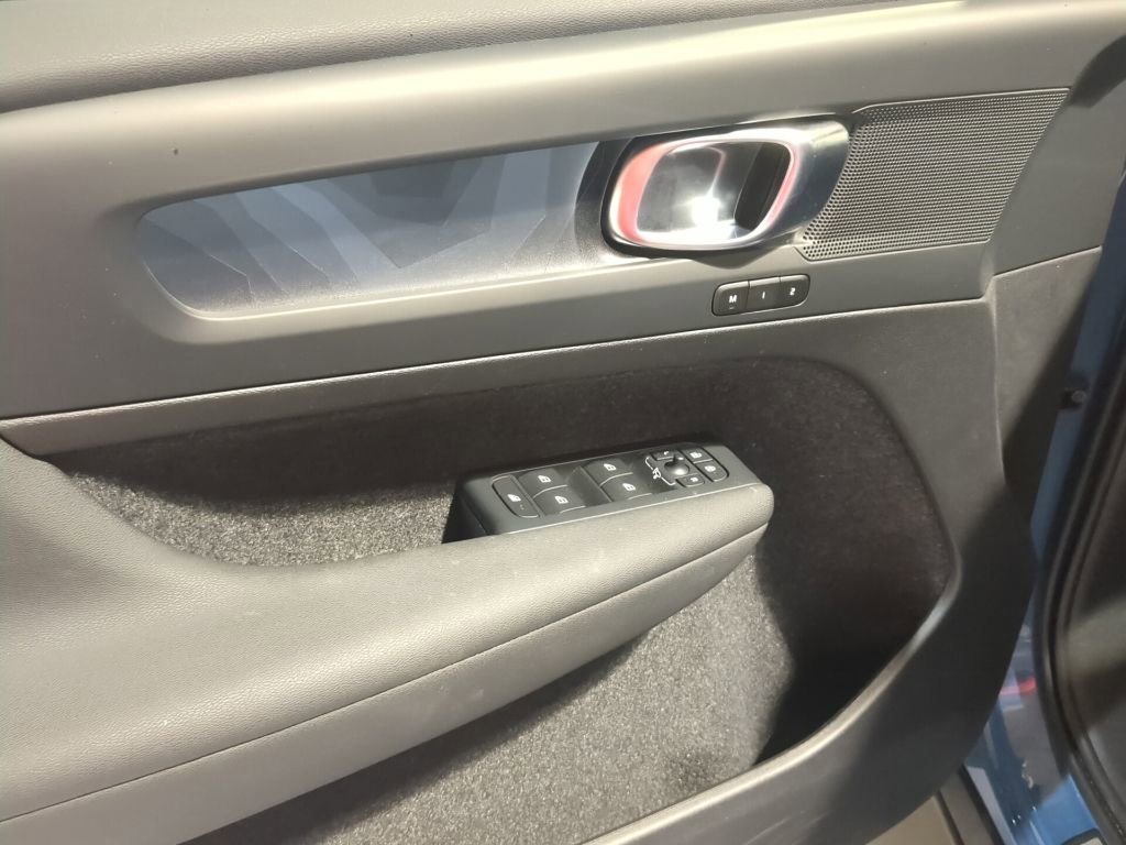Used 2024 Volvo XC40 Recharge Plus w/ Protection Package Premier AWD/4WD image 13