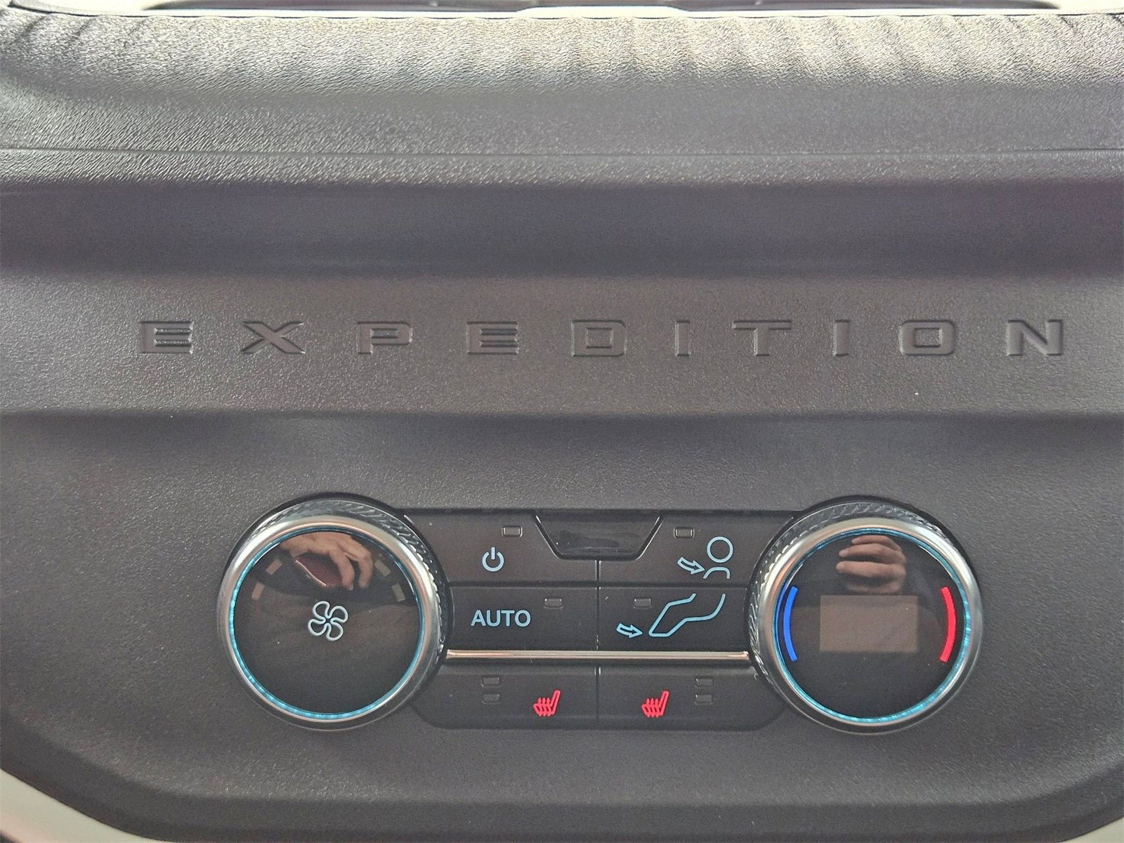 New 2025 Ford Expedition Platinum w/ Driver's Package image 21