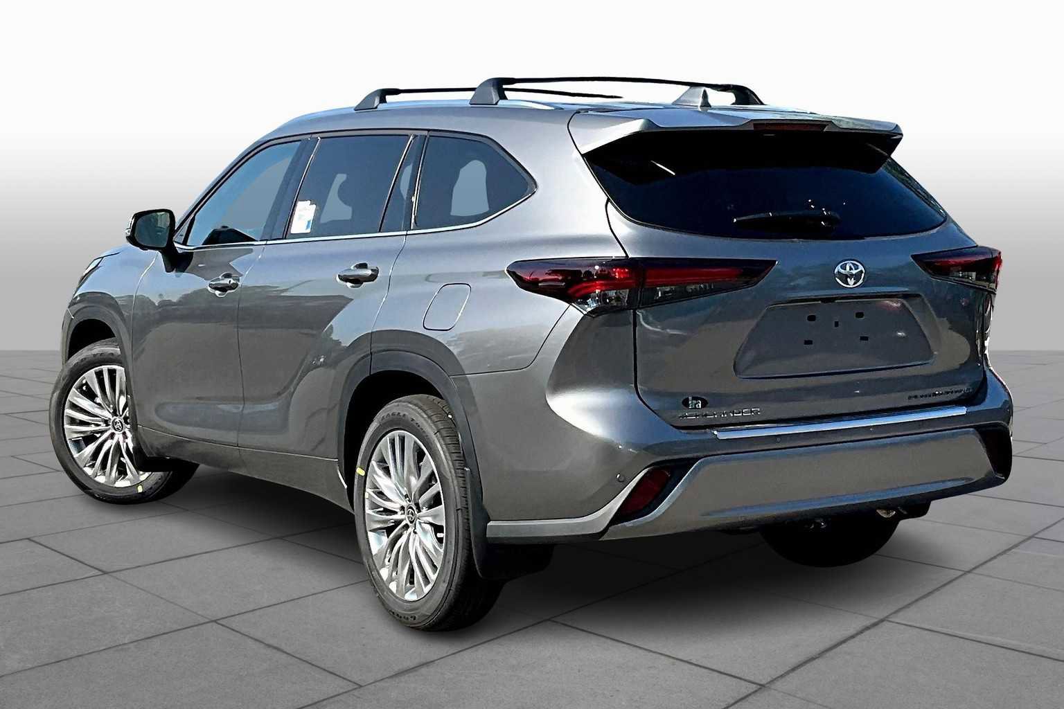 Used 2025 Toyota Highlander Platinum AWD/4WD image 11