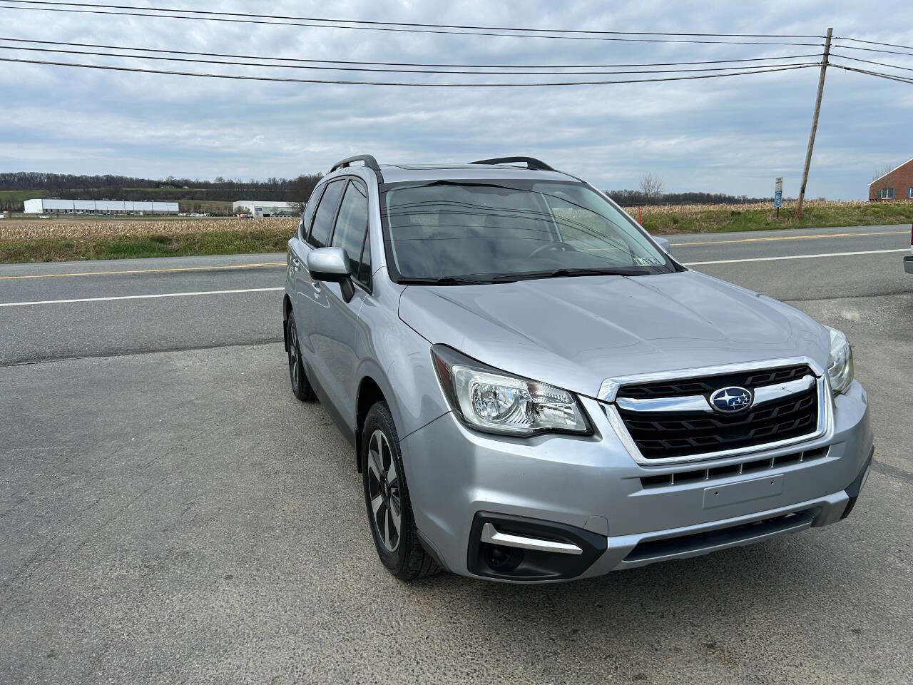 Used 2017 Subaru Forester 2.5i Premium w/ All-Weather Package AWD/4WD image 3