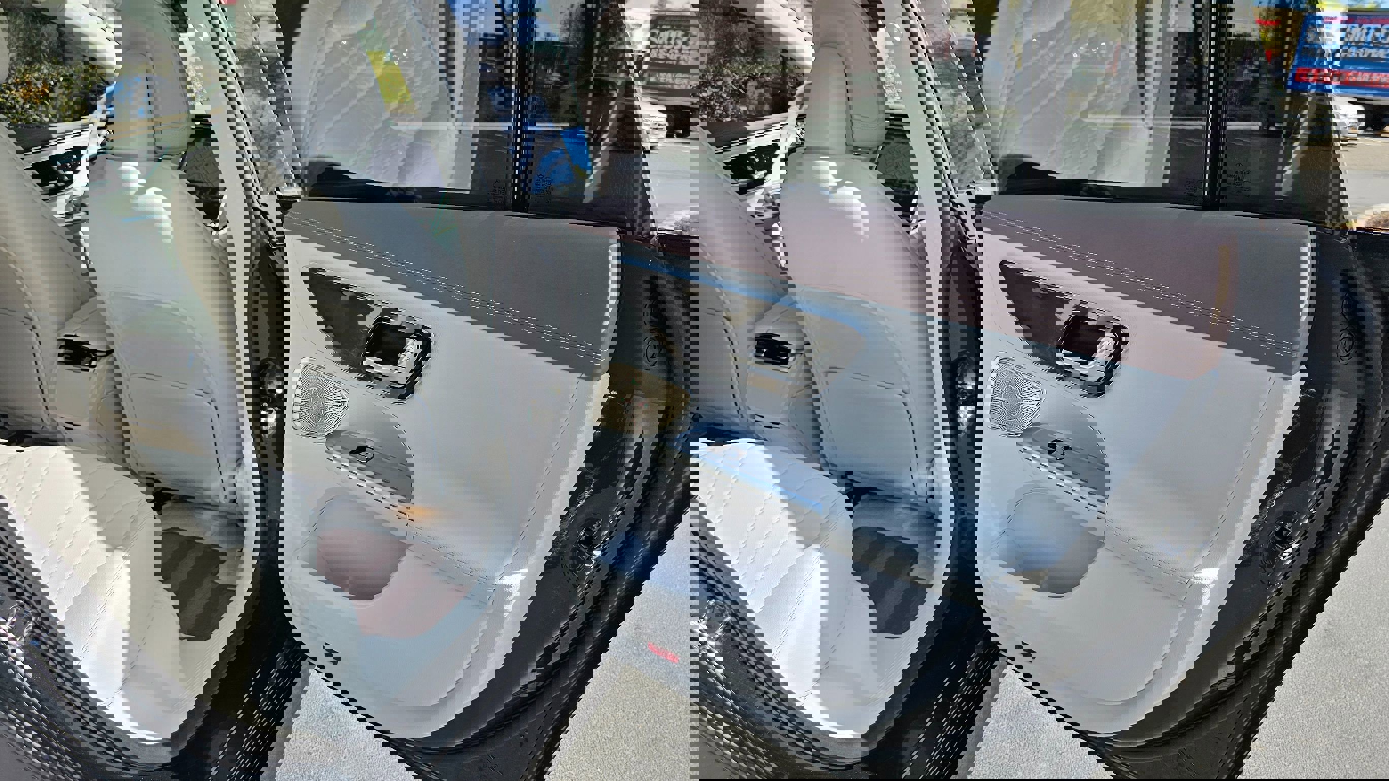 Used 2023 Mercedes-Benz EQE 500 4MATIC Sedan w/ Exclusive Trim Package image 30