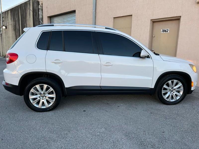 Used 2009 Volkswagen Tiguan SEL FWD image 16
