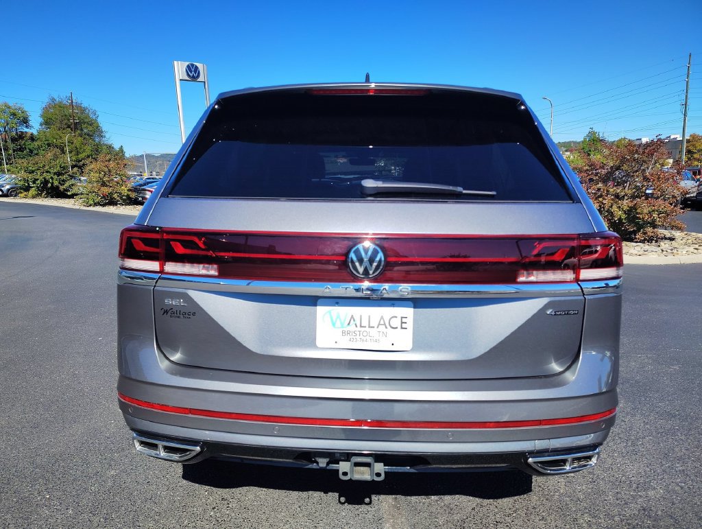 Used 2024 Volkswagen Atlas SEL Premium R-Line AWD/4WD image 5