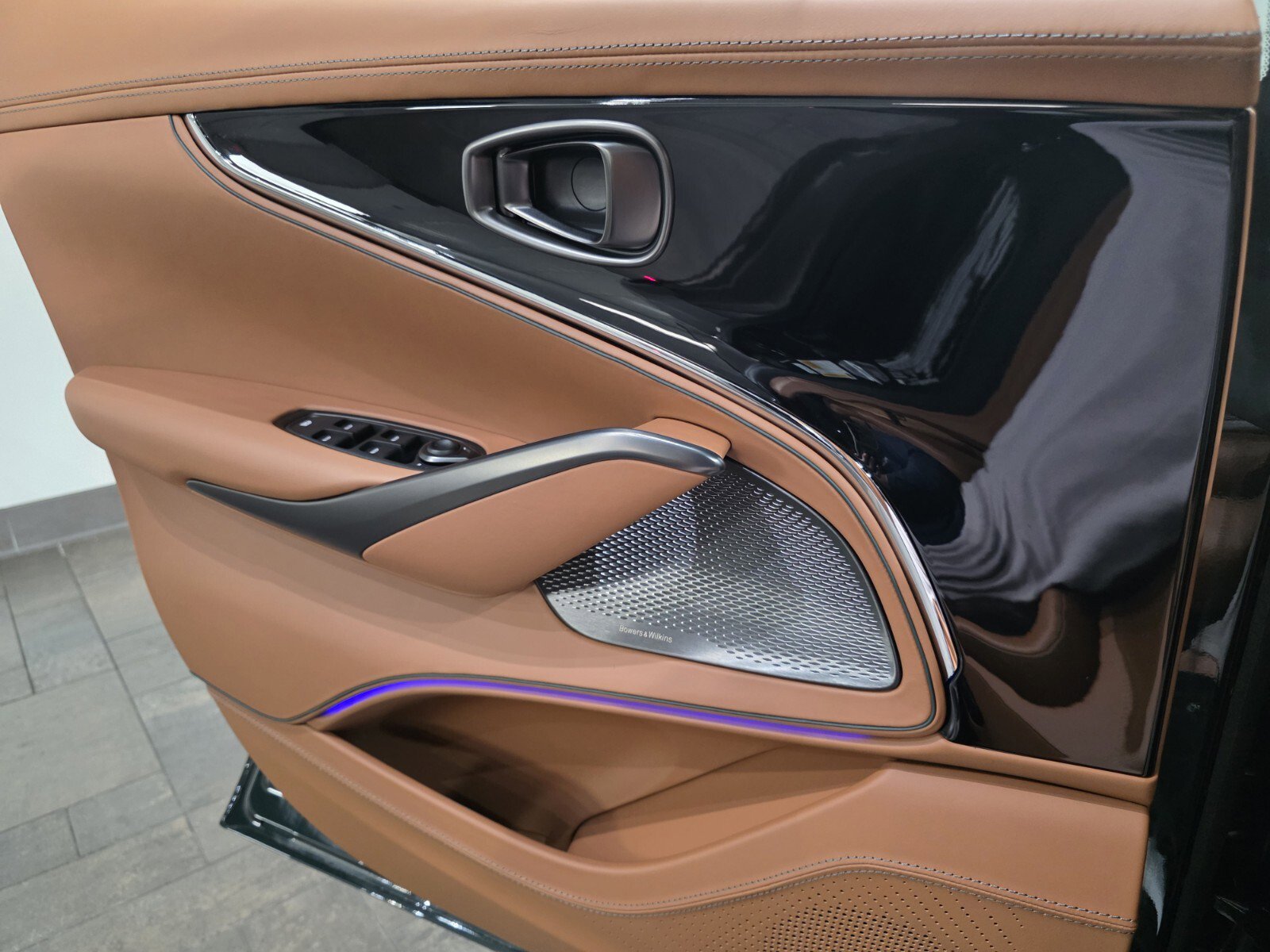 New 2026 Aston Martin DBX S image 16