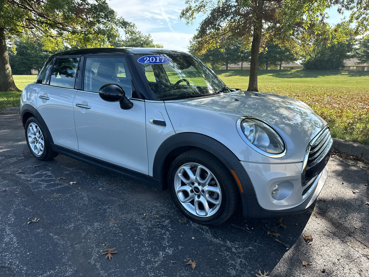 Used 2017 MINI Cooper 4-Door Hardtop image 1