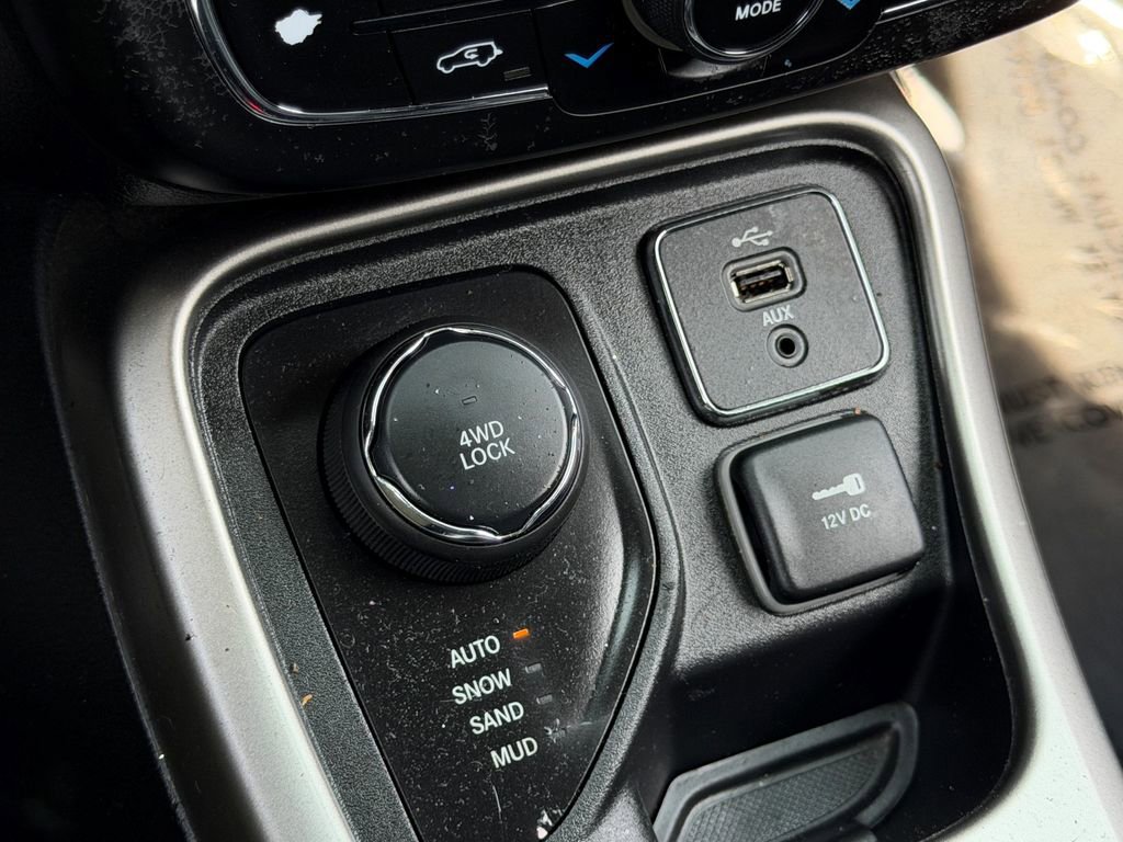 Used 2018 Jeep Compass Sport w/ Tech Group image 26